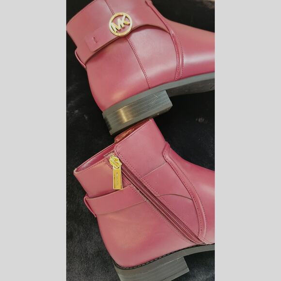 Michael Kors Women's Leather CARMEN flat Bootie Shoes Size 9M Mulberry - Picture 6 of 7